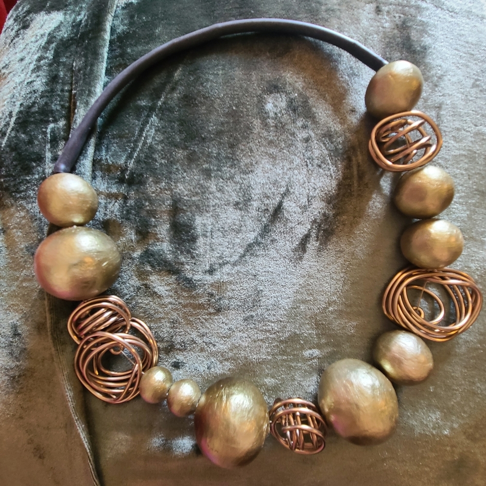 Vintage vtg Gold Tone Large Beaded Necklace